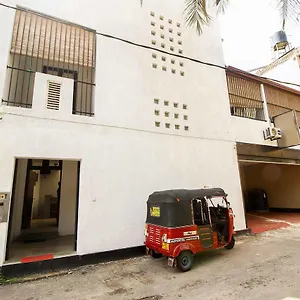 2* Hotel Yoho Solid Borella