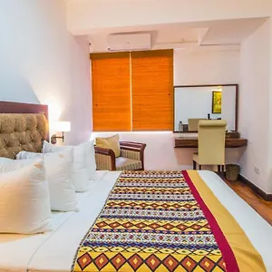 5* Hotel Pearl Royal Hotel,